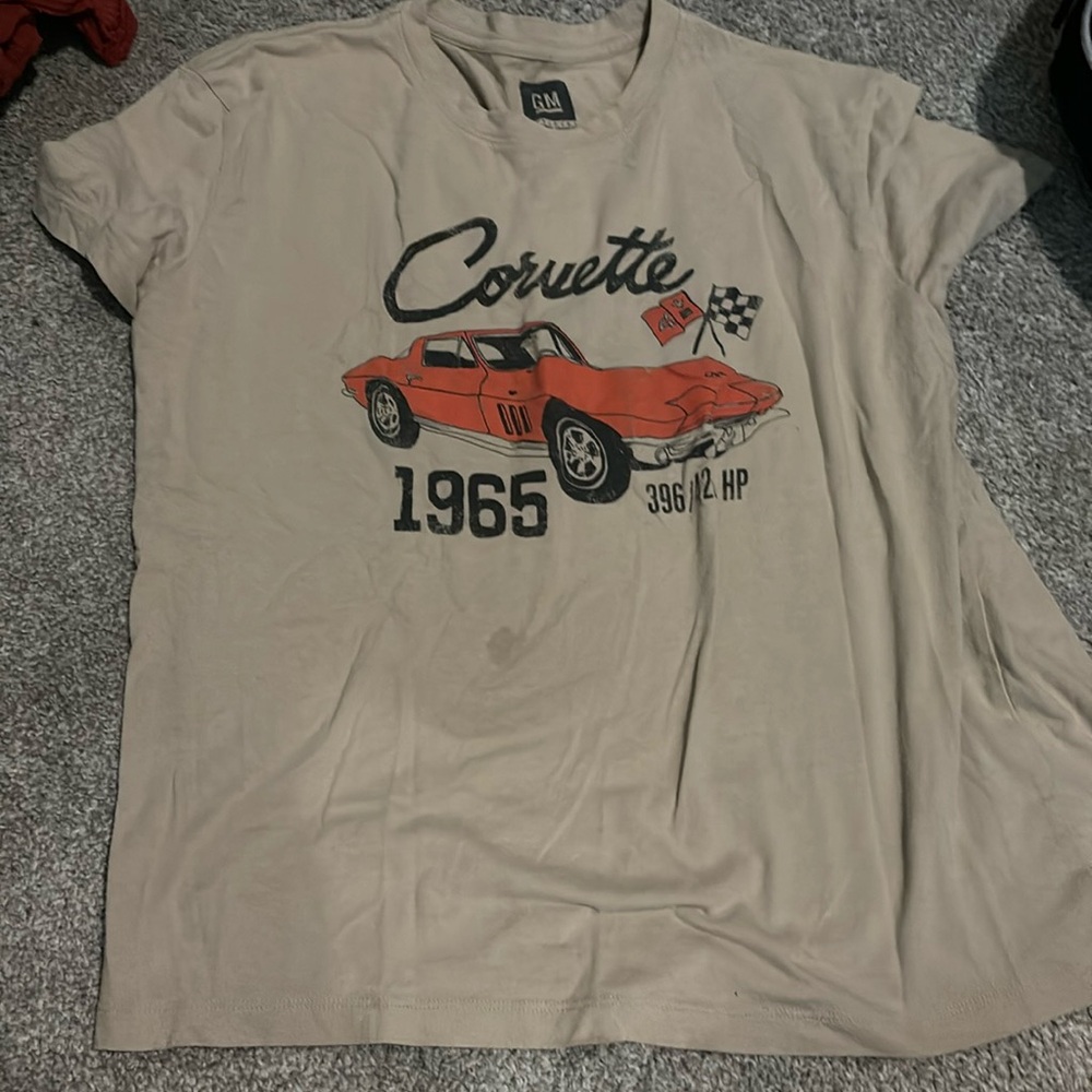 Graphic tee